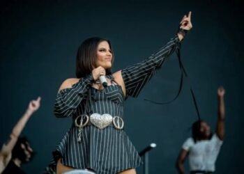 Məşhur müğənni ifaçılıqdan getdiyini elan etdi