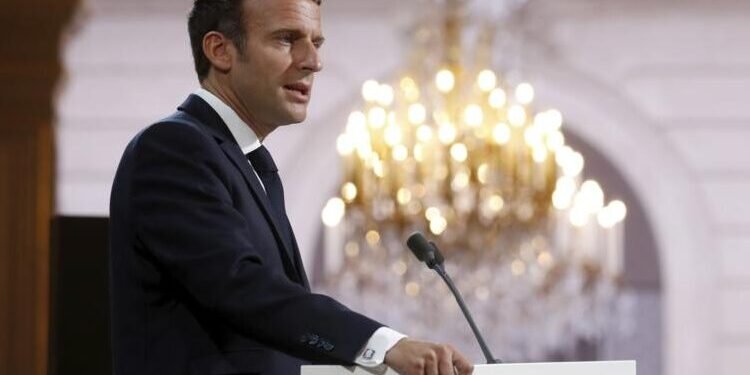 Makron Ukraynaya hərbi müdaxilə etməyi xəyal edir - Rusiya kəşfiyyatı