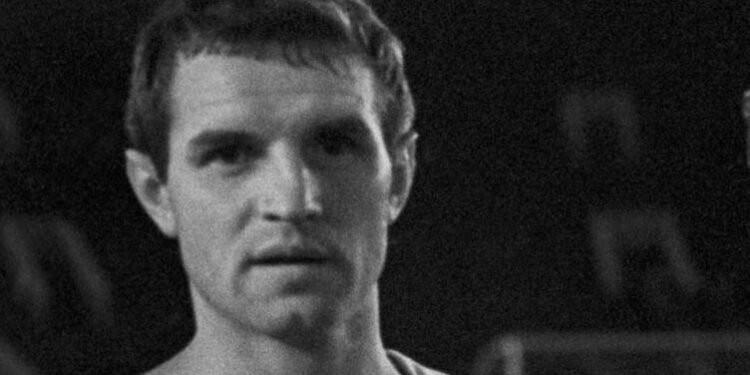 86 yaşlı əfsanəvi futbolçu vəfat etdi