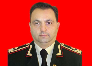 3 gün əvvəl işdən çıxarılan general görün kimə medal veribmiş 