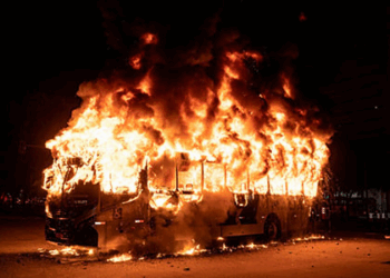 Hindistanın cənubunda avtobusun yanması nəticəsində azı 20 nəfər ölüb