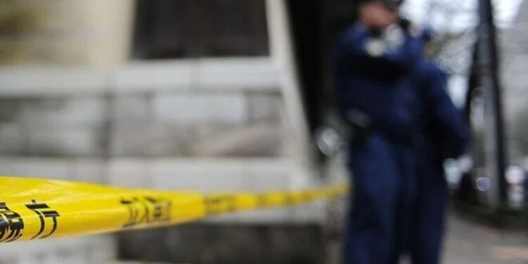 Havadan qəzəblənən şəxs polisə hücum etdi