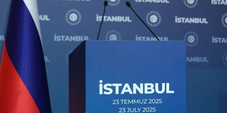 Rusiya hər an Ukrayna ilə danışıqları bərpa etməyə hazırdır - Diplomat