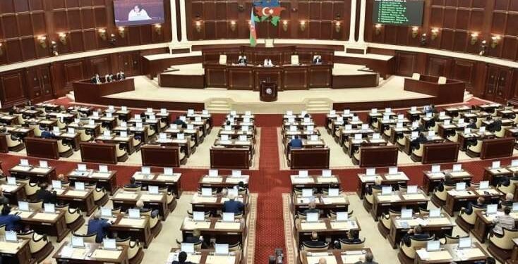 Milli Məclisin növbəti plenar iclası başladı