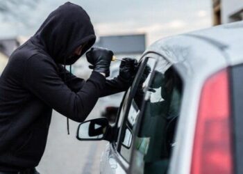 Avtomobillərdən oğurluq edən 2 şəxs saxlanıldı