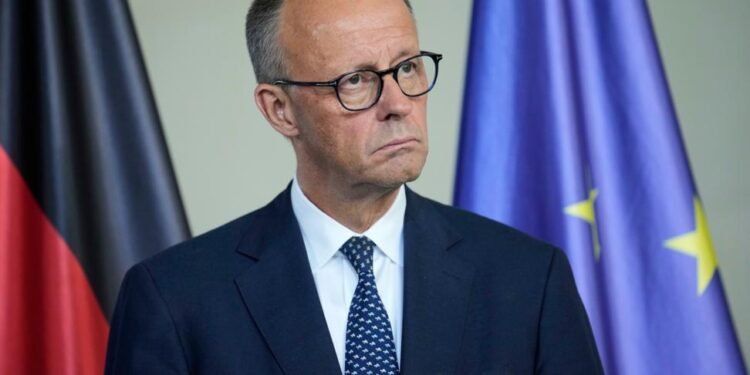 Merz Ukrayna ilə bağlı Tramp və Zelenski ilə danışacaq