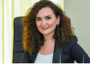 Aparıcıya Dövlət Xidmətində vəzifə verildi