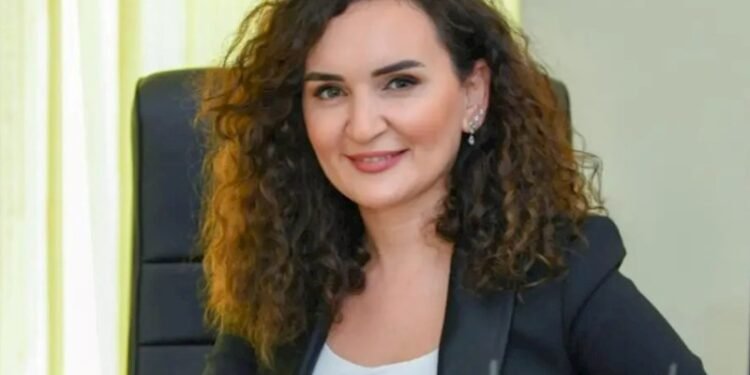 Aparıcıya Dövlət Xidmətində vəzifə verildi