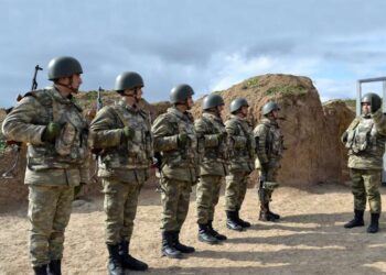 Onların hərbi xidmət müddəti 6 ay azaldılır