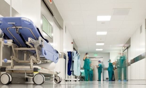 Klinikada iynə vurulan qadın öldü