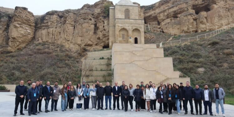 Qış turizm mövsümü öncəsi daxili turizm imkanları nümayiş etdirilib - FOTOLAR