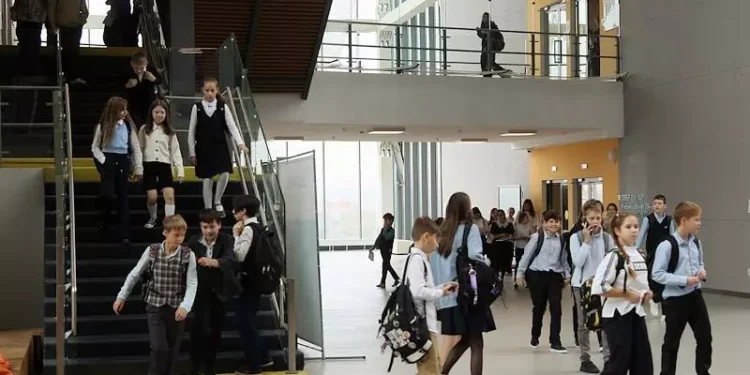 Rusiyada məktəb zəngləri vətənpərvərlik mahnıları ilə əvəz ediləcək