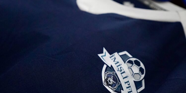 İş adamı bu klubu maliyyələşdirməkdə çətinliklə üzləşdi 