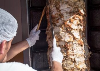 Şəmkirdə 7 nəfər dönərdən zəhərlənib