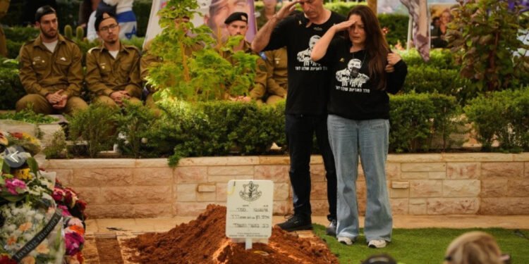 İsrail 2014-cü ildə Qəzzada həlak olan hərbçinin qalıqlarını geri alıb