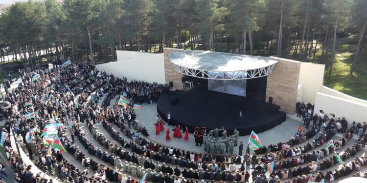 Gədəbəydə “8 Noyabr – Zəfər Günü” münasibətilə bayram konserti təşkil edilib - FOTOLAR