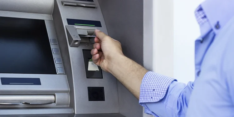 Bank kartı açdıranların DİQQƏTİNƏ: Bu halda məsuliyyətə cəlb oluna bilərsiniz - VİDEO