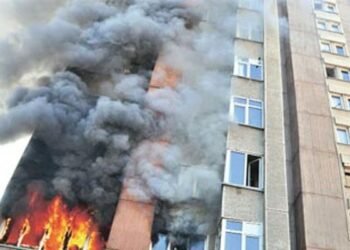 Bakıda çoxmərtəbəli binada yanğın