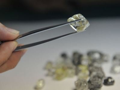 Rusiya avqustda Hindistana almaz ixracını iki dəfədən çox artırıb