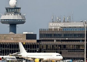 Almaniyada daha bir hava limanı fəaliyyətini dayandırdı