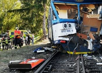 Çexiyada qatarlar toqquşdu – Ağır yaralananlar var