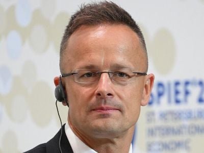 Peter Siyarto: Avropa 28 bəndlik sülh planını qəbul etməlidir