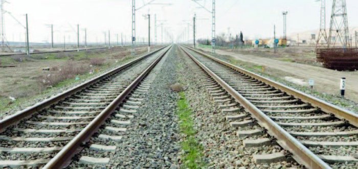 Sumqayıtda dəmir yolundan rels oğurlayanları polis saxladı