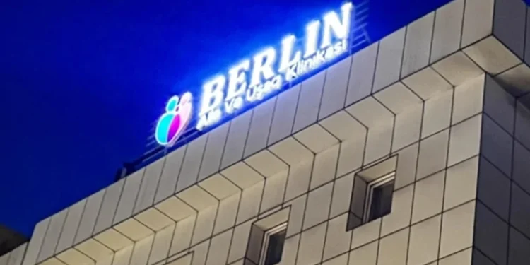 "Berlin Ailə və Uşaq Klinikası"nda şok hadisə - Tibbi təhsili olmayan şəxs xəstəni əməliyyat edib