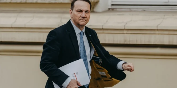 "Rusiya müstəmləkəsi olmaqdansa, ot yeməyə üstünlük veririk" - Polşalı nazir