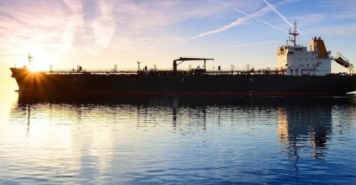 "Aİ Rusiya neftini daşıyan tankerlərin gərginliyi azaltmağına çalışmalıdır" - Tajani