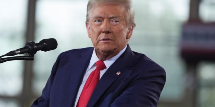 Tramp: Avropa Ukraynadakı münaqişənin həlli üçün heç nə etmir