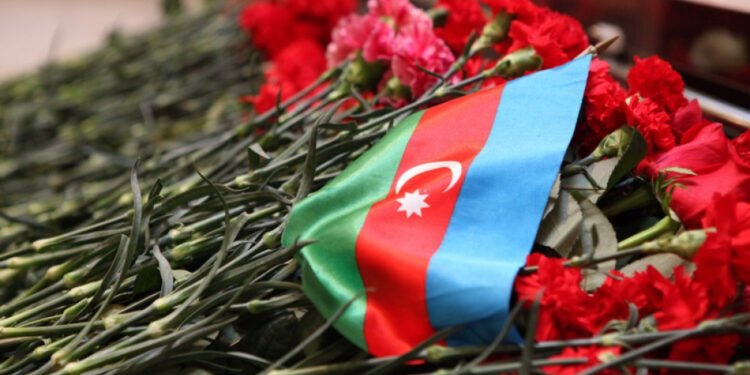 Yevlaxdakı yanğında şəhid anası həlak oldu - Bacı-qardaşı yaralandı