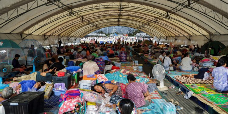 Taylandla münaqişə səbəbindən 500 min kambocalı evini tərk edib