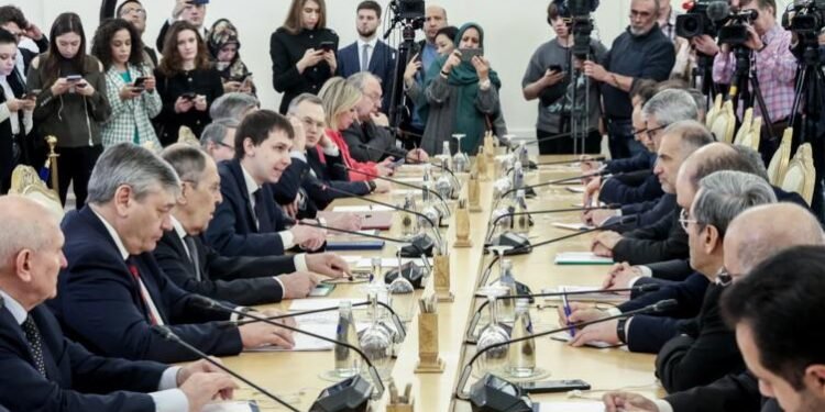 Lavrov: Rusiya İrana nüvə proqramı ilə bağlı kömək edəcək