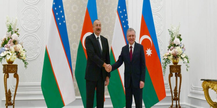 Şavkat Mirziyoyev İlham Əliyevi təbrik etdi