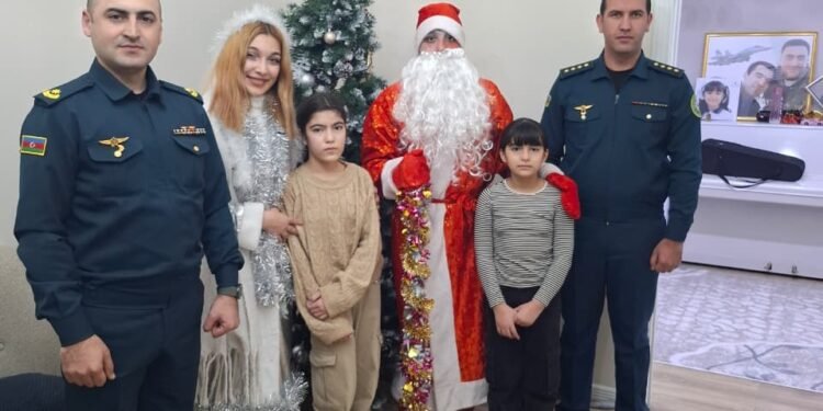 Dünya Azərbaycanlılarının Həmrəyliyi Günü və Yeni il münasibətilə şəhidlərimizin ailələri ziyarət edilib