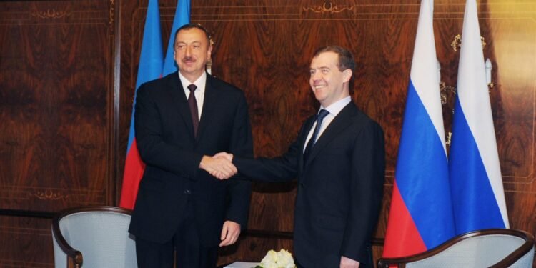 Dmitri Medvedev İlham Əliyevə təbrik ünvanladı