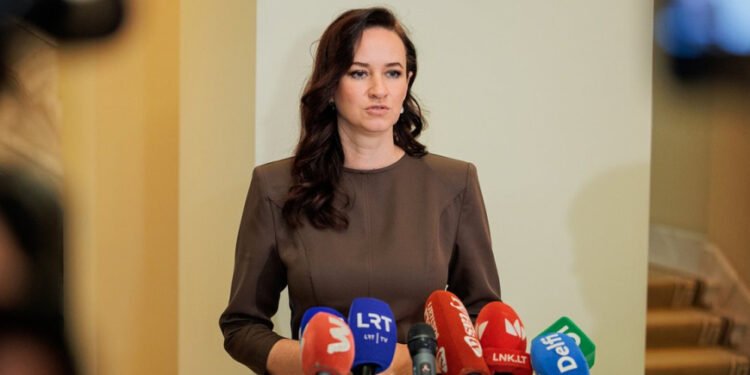 Litva Baş naziri: Belarusda qalmış yük maşınları normal iş rejiminə qayıdıb