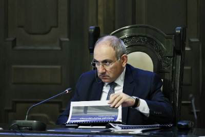 Paşinyan seçim qarşısında - Deputatlığa namizədlik vaxtı bitdi