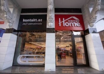 “Kontakt Home”da ər arvadını bıçaqladı