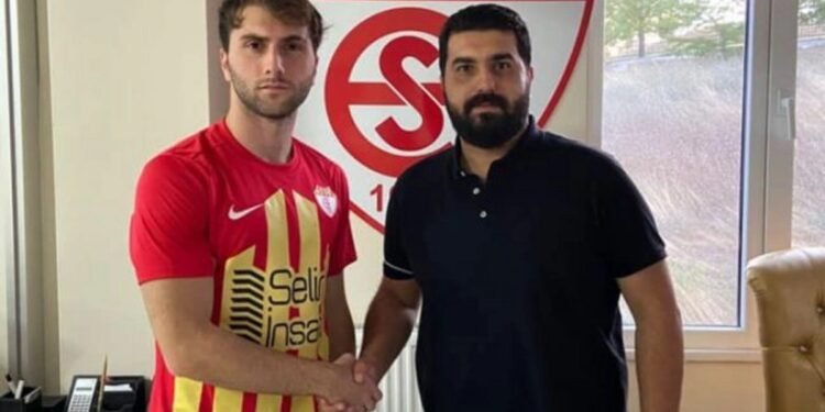 Azərbaycan yığmasının sabiq futbolçusu Türkiyədə saxlanıldı