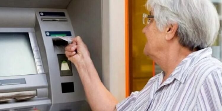 Bu halda vətəndaşa yüksək pensiya təyin olunacaq