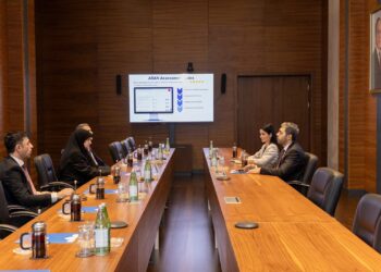 İraqın rabitə naziri “ASAN xidmət”də – FOTOLAR