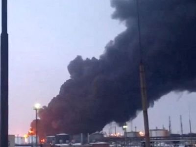 Ukrayna hücum etdi - Rusiyanın bu neft emalı zavodu bağlandı