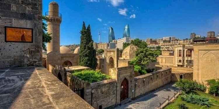 İçərişəhərdə yaşayan əhali köçürülür - İdarə rəisi danışdı