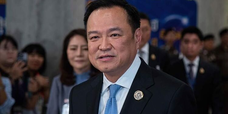 Taylandın baş naziri Kamboca ilə atəşkəs danışıqlarını rədd etdi