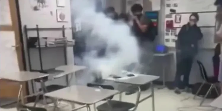 Xəstəxanaya aparılan məktəblilər tüstüdən zəhərləniblər - Təhsil İdarəsindən açıqlama