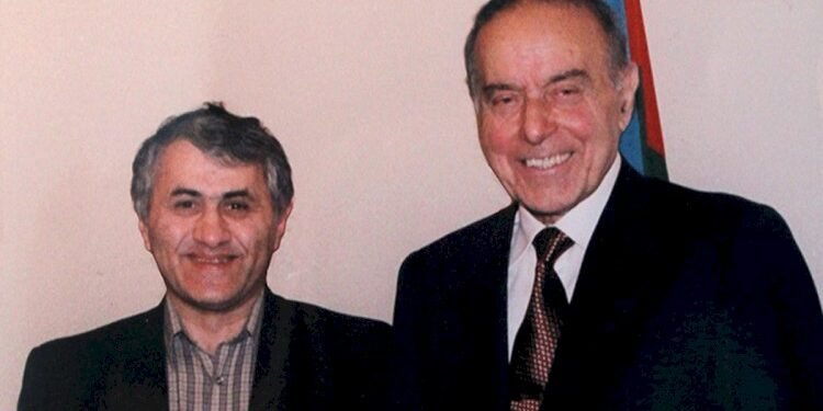 “Heydər Əliyev yanımda Ramiz Mehdiyevə zəng edib dedi ki...” – Prezidentin fotoqrafı