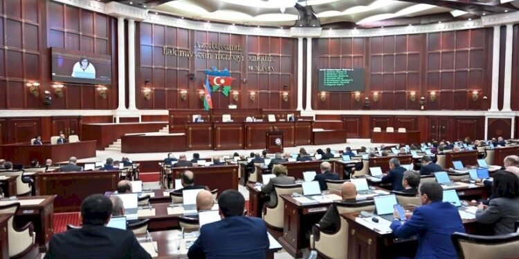 Milli Məclis Amnistiya ilə bağlı qərar qəbul etdi