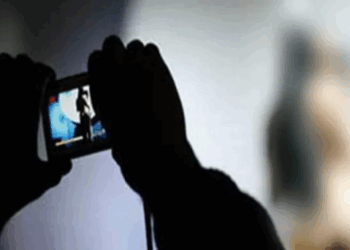 Bakıda kişini intim görüntüləri ilə şantaj edənlərə HÖKM OXUNDU